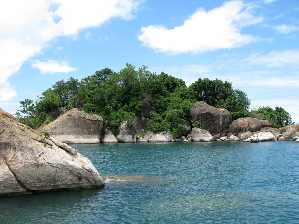 beautiful view of the rocks on the monkey bay on t 2023 11 27 05 04 20 utc