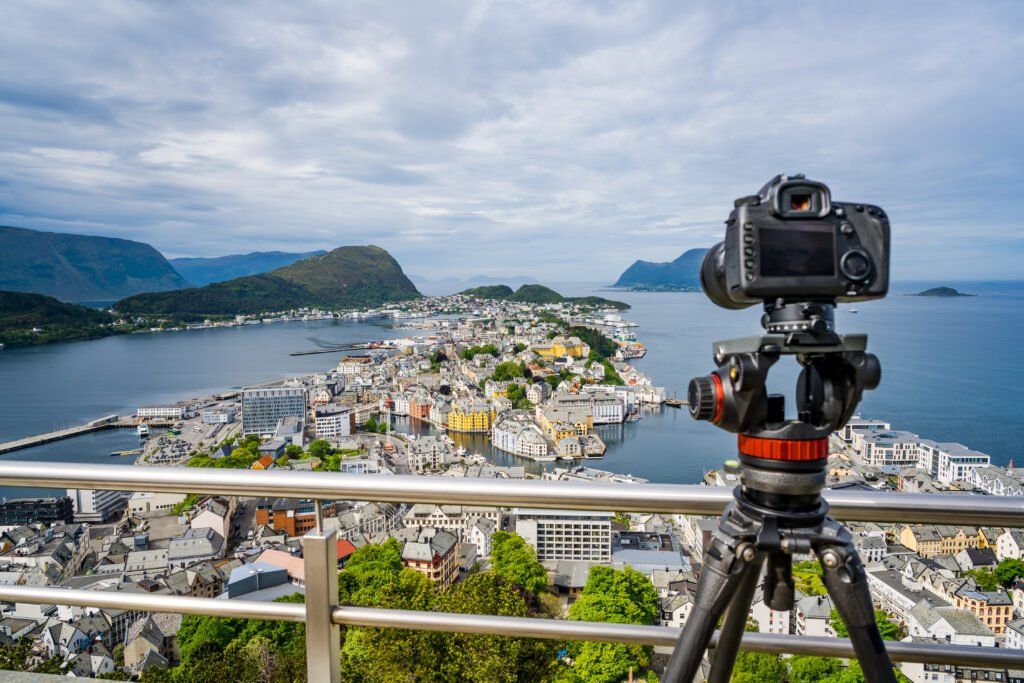 city of alesund norway camera on a tripod on the o 2023 11 27 05 28 48 utc