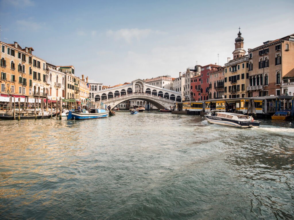 italy venice oiew of canal grande and rialto bri 2024 09 19 06 28 31 utc